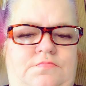 Meet your Posher, Violet